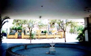 Figura 19 - Paço Municipal. O piso térreo como expansão do passeio público da rua Paissandú [Acervo do autor]