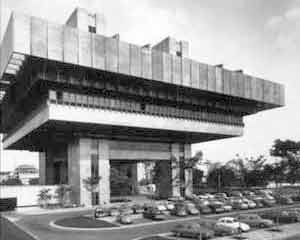 Tribunal de Contas de São Paulo, 1971, arquitetos Croce, Aflalo & Gasperini. Fonte: CROCE, AFLALO & GASPERINI [Catálogo da Exposição na IV Bienal Internacional de Arquitetura, 1999, p.26]