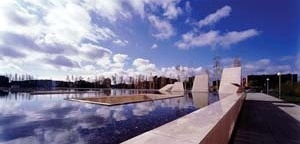 Tanatorio Municipal de León, 1997/2001. Arquitectos Jordi Badia y Josep Val / BAAS Arquitectes