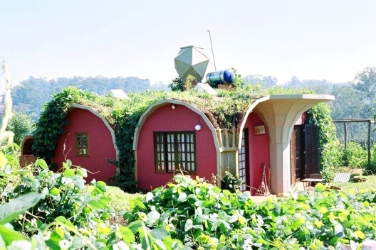 Casa argamassa armada. Botucatu, 2005<br />Foto Vitor Lotufo 