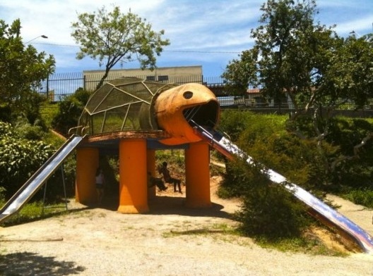 Tartaruga, brinquedo de Elvira de Almeida, Parque Regional da Criança, Santo André SP<br />Foto divulgação  [Blog Born Again Brazilian]