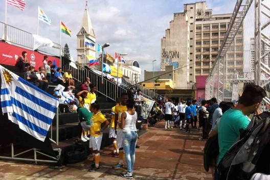 3ª Copa do Mundo de Futebol de Rua, julho de 2014, Largo da Batata, São Paulo<br />Foto Abilio Guerra 