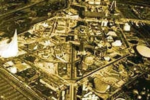 Vista aérea da Expo’70. Fonte: OSAKA – 1970. (acessado em 16/12/01) <http://www.geocities.com/Paris/Tower/9826/f2-1970.html> 