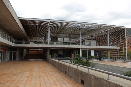 Biblioteca La Quintana, arquiteto Ricardo La Rotta Caballero<br />Foto Roberto Ghione 