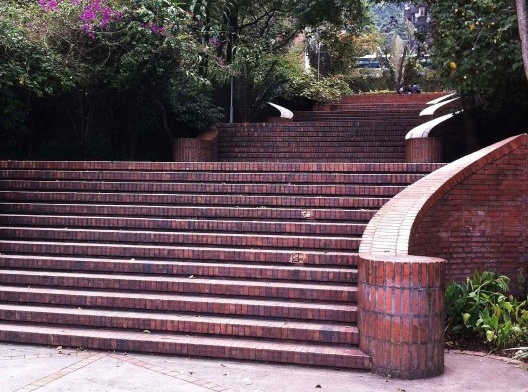 Torres del Parque, Bogotá, 1965-1970. Arquiteto Rogelio Salmona<br />Foto Abilio Guerra 