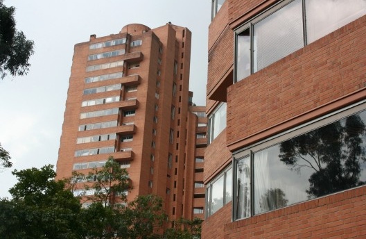Las Torres del Parque, Bogotá. Arq. Rogelio Salmona, 1970<br />Foto Maria Claudia Levy 
