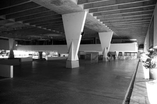 Sede Social do Jockey Club de Goiás, interior. Paulo Mendes da Rocha, 1962<br />Foto José Arthur D´Aló Frota 