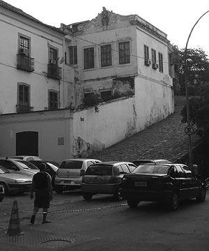 Ladeira da Misericórdia (apenas a rampa de início foi preservada, mais adiante, após a curva, ela acaba bruscamente)