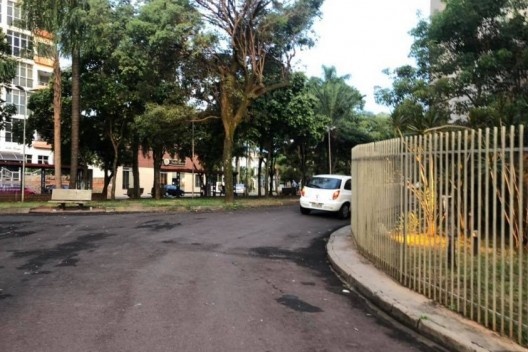 Arredores da Catedral de São Sebastião, Presidente Prudente SP, situação atual<br />Foto Angelica Benatti Alvim 