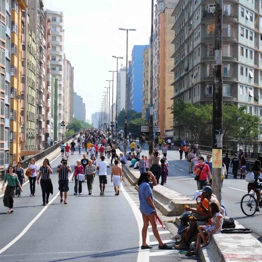 Minhocão no domingo<br />Foto Felipe SS Rodrigues 