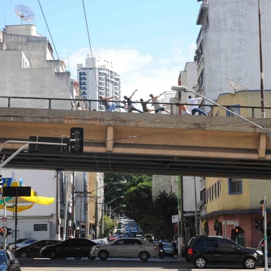Bailarinos dançam no Minhocão<br />Foto Felipe SS Rodrigues 