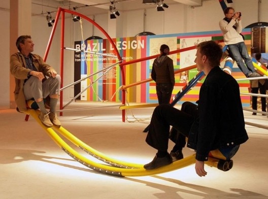 Brinquedo de Elvira de Almeida, mostra “Brazil Design: convivência de extremos”, curadoria de Ethel Leon, Felipe Taborda e Kiko Farkas, Berlim, 18 a 21 de maio de 2016<br />Foto divulgação 