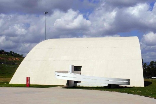 Cidade Administrativa Tancredo Neves, Belo Horizonte. Arquiteto Oscar Niemeyer<br />Foto Abilio Guerra 