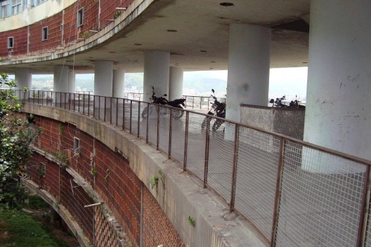 Conjunto Residencial Prefeito Mendes de Moraes ou Pedregulho – RJ. Projeto de Affonso Eduardo Reidy, 1947<br />Foto Cecilia Rodrigues dos Santos, janeiro 2010 