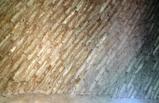 Construcción de adobe<br />Foto Simone Swan 