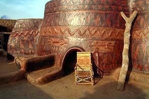 Figura 08 – Burkina Faso, viviendas Gurunsi [www.danheller.com]