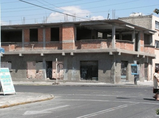 Barrio popular al lado del aeropuerto internacional de la misma Ciudad de México<br />Foto Humberto González Ortiz 