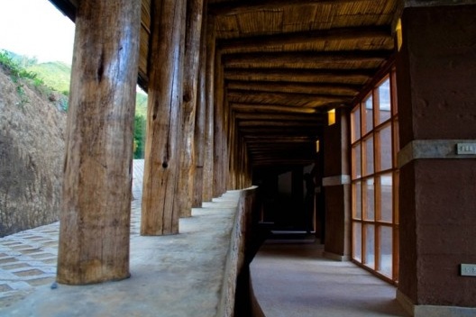 Casa Entre Muros, AlBorde, 2008