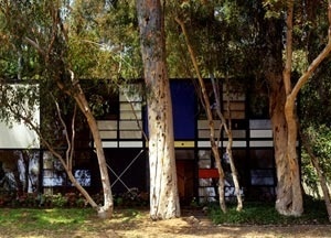 Charles e Ray Eames, Case Study House No. 8, 1949, vista externa<br />2008 Eames Office LLC (www.eamesoffice.com) 
