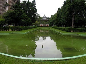 Praça da Liberdade. Espelho d’água e coreto<br />Foto Benedito Tadeu de Oliveira 
