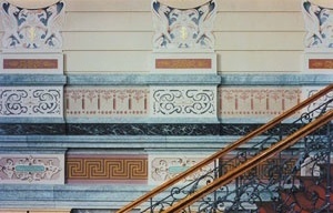 Secretaria de Estado da Educação. Interior, detalhe dos ornamentos e escada