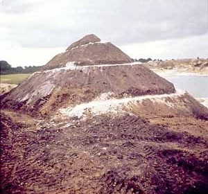 Robert Smithson, Spiral Hill, Emmen, Holland, 1971 [www.robertsmithson.com]