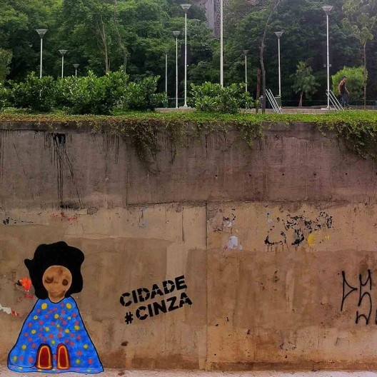 Grafitte e skatista na Praça Roosevelt<br />Foto Abilio Guerra 