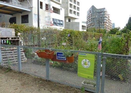 Parque Martin Luther-King Park: Oferece uma variedade de ambientes que conciliam biodiversidade, drenagem natural e filtragem das águas das chuvas, recreação e hortas para estudantes. <br />Foto Cecilia Herzog 