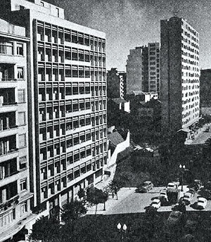 Edifício Santa Terezinha (1950) [XAVIER, Alberto; MIZOGUCHI, Ivan. Op. cit., p. 66.]