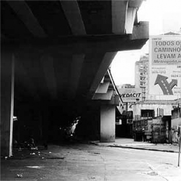  "Todos os caminhos levam a...", Elevado Costa e Silva, São Paulo. Foto Andréa Ramos Rosa