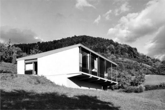 Casa projetada por Hans Broos na Alemanha [DAUFENBACH, 2010]