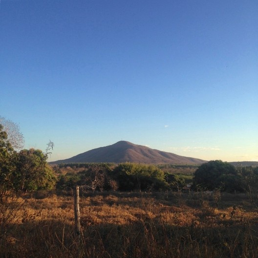 Vista do Morro da Garça desde a borda da cidade, 2016<br />Foto Marina Grinover 