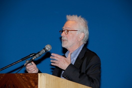 Stanislaus Von Moos, da Suíça, apresentou a conferência Brutalism’s Ghosts, no Auditório Maria Montessori<br />Foto Michelle Schneider 
