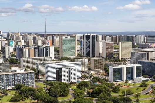 Vista aérea dos edifícios de Brasília DF<br />Foto Chronus  [Wikimedia Commons]