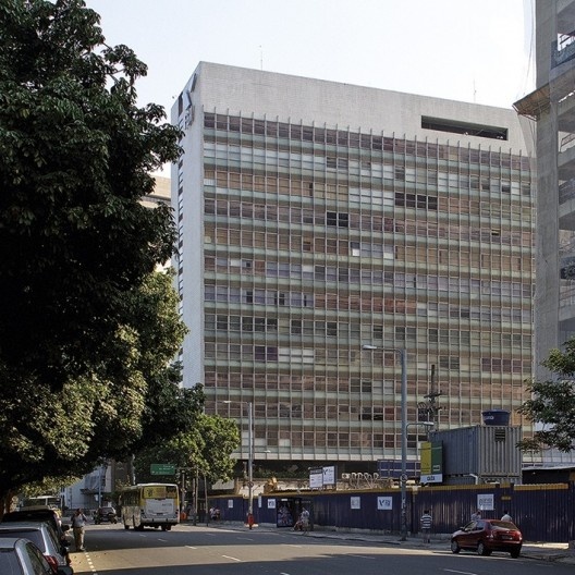 Fundação Getúlio Vargas, Praia de Botafogo, Rio de Janeiro, projeto do arquiteto Oscar Niemeyer<br />Foto Abilio Guerra 