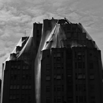 Véus. Exposição de fotografias de Thales Leite