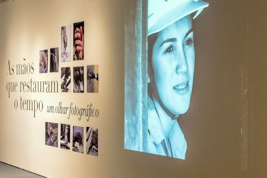 Exposição “As mãos que restauram o tempo: um olhar fotográfico”, curadoria de Luiz Antonio Lopes de Souza<br />Foto Marcos Gusmão 