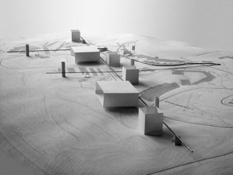 Plano Diretor do Campus da Universidade de Vigo, maquete de Paulo Mendes da Rocha [p. 24-25 do livro]