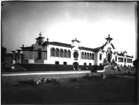 Imagem Escola Estadual Pedro II, em Belo Horizonte, construída na década de 1920