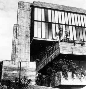 <br />MASP detalhe  [Museu de Arte de São Paulo. São Paulo: Editora Blau, 1997]