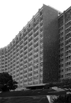 Edificio da sede da SUDENE: Castro e equipe [foto da autora]