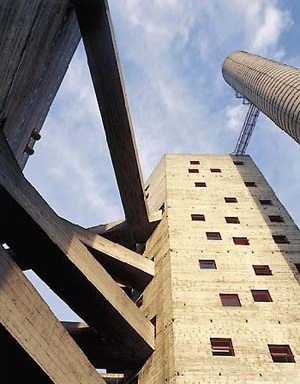 SESC Pompéia, São Paulo, 1977. Arquiteta Lina Bo Bardi<br />Foto Nelson Kon 