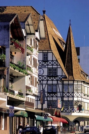 Cidade de Blumenau, em Santa Catarina: Castelinho Malwee [www.wikipedia.com]