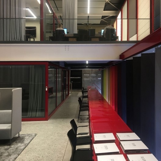 Loja Uniflex Cidade Jardim, reforma Estúdio Tupi, arquiteto Aldo Urbinati. Projeto original de Paulo Mendes da Rocha<br />Foto Luiz Gustavo Sobral Fernandes 