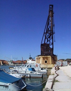 Docas do antigo Arsenale<br />Foto Abilio Guerra 
