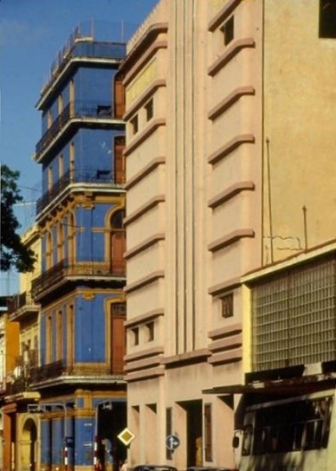 Cinema-Teatro Fausto. Passeio do Prado, 1938. Arq. Saturnino Parajón<br />Foto Roberto Segre 