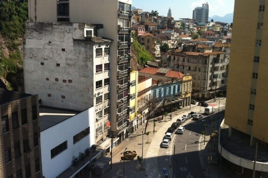 Zona Portuária - A paisagem oculta no terraço do Museu de Arte do Rio<br />Foto Ana Altberg 