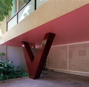 Residência Nanzita Salgado, pilar em V, Cataguases MG. Arquiteto Francisco Bolonha, 1958<br />Foto Pedro Lobo  [IPHAN-BH]
