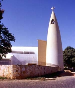 Igreja Matriz, Cataguases MG. Arquiteto Edgar Guimarães do Valle, 1943<br />Foto Antonio L. D. de Andrade / Cecília Rodrigues dos Santos 