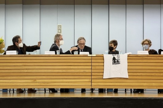 Mesa da cerimônia de outorga do título de Professor Emérito da USP a Carlos Lemos: Hugo Segawa, Eugenio Queiroga, Carlos Lemos, Monica Junqueira de Camargo e Silvia Ferreira Santos Wolff<br />Foto Victor Hugo Mori 